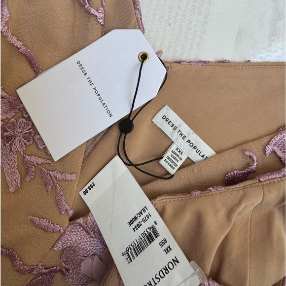 Dress the Population Audrey Embroidered Fit & Flare
Dress size XXL new with tags - Picture 11 of 16